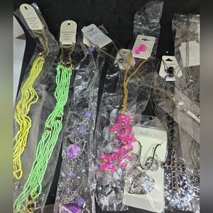 NOS lot Costume Jewelry Necklaces Fashion
